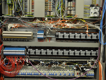 Schaltschrank Reinraum während des Umbaus. | © bösch - heizung, klima, lüftung