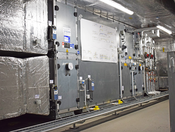 Die fünf Lüftungsanlagen versorgen das gesamte Gebäude mit Frischluft und garantieren den zuverlässigen Luftaustausch.  | © bösch - heizung, klima, lüftung