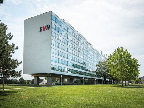 Die in die Jahre gekommenen Lüftungszentralen am EVN-Direktionsgebäude in Maria Enzersdorf wurden durch neu RLT-Geräte von bösch ersetzt | © EVN